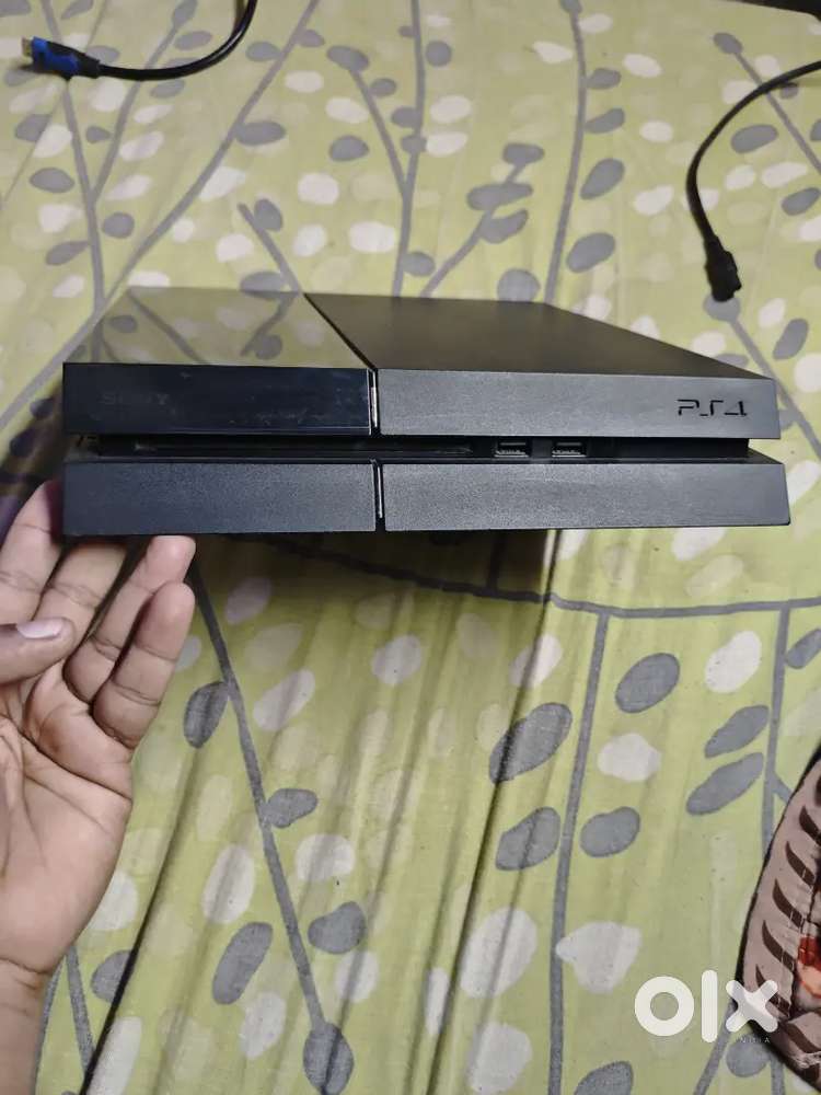 Sony PlayStation 4 ps4 1tb good working condition 13 game install