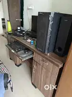 Computer table