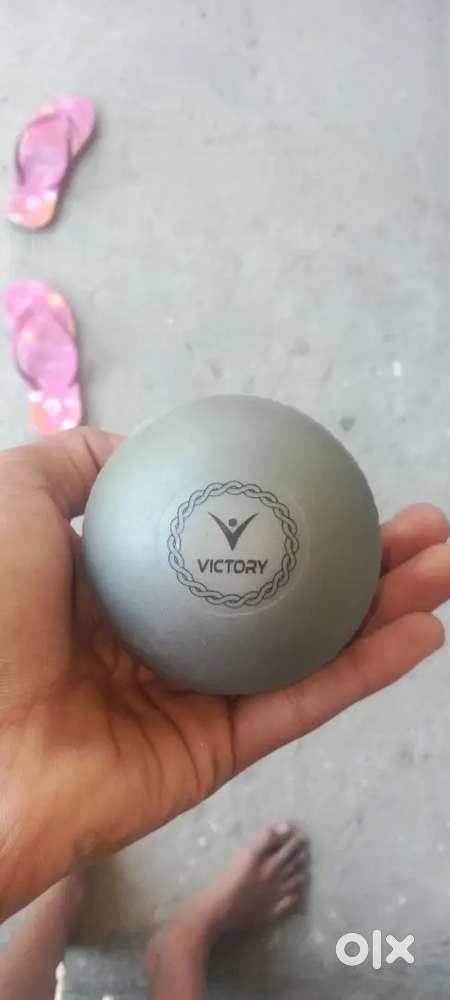 Cricket practic Wind ball (senthatic ball) in very good condition
