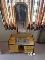 Dressing table