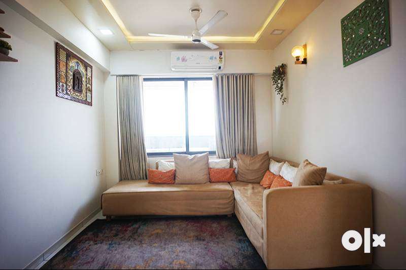 2 BHK Royal Glory Apartment For Sell in Vaishnodevi Circle