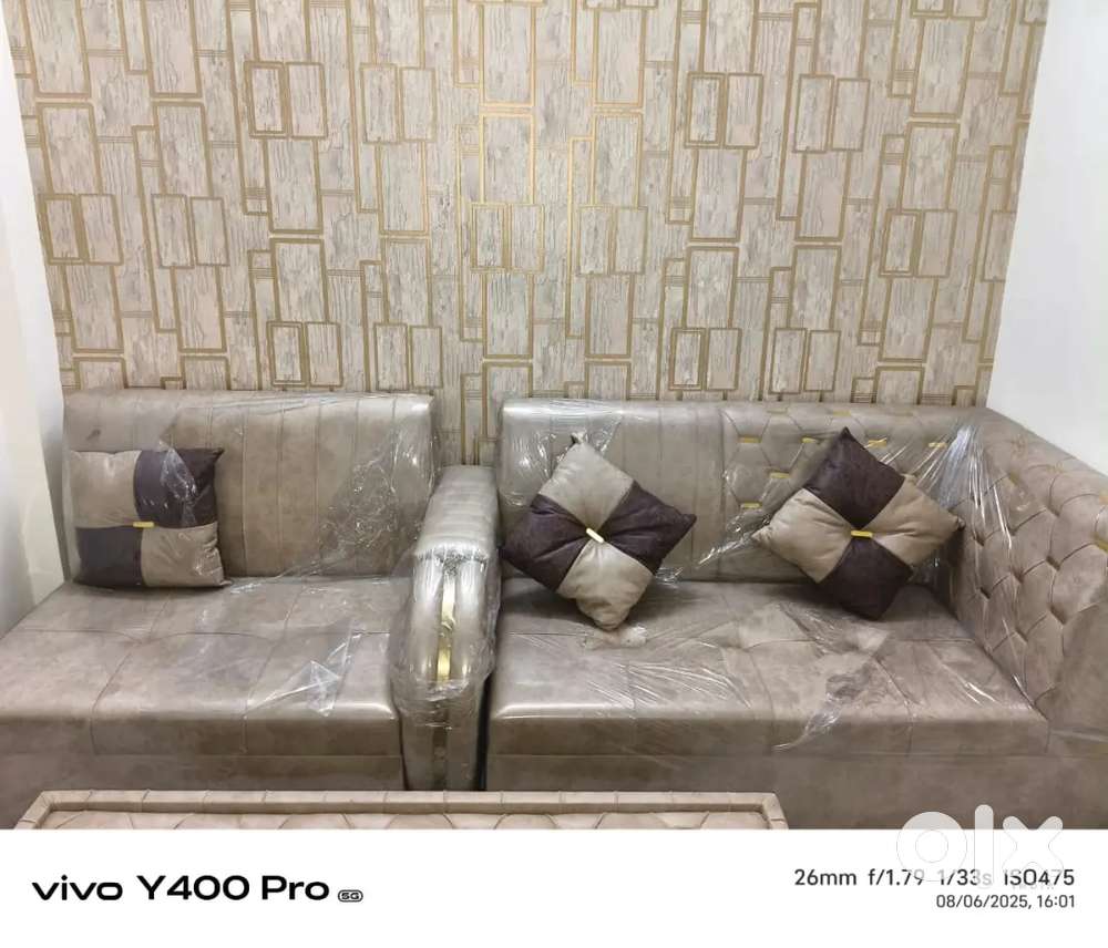 L shape sofa with table