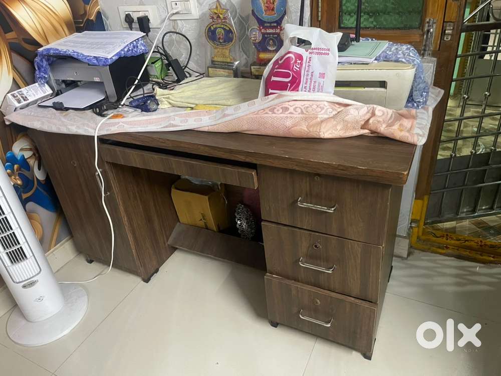 Selling table