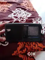 Philips 30 year old radio with fm, Am, sw band with full working c