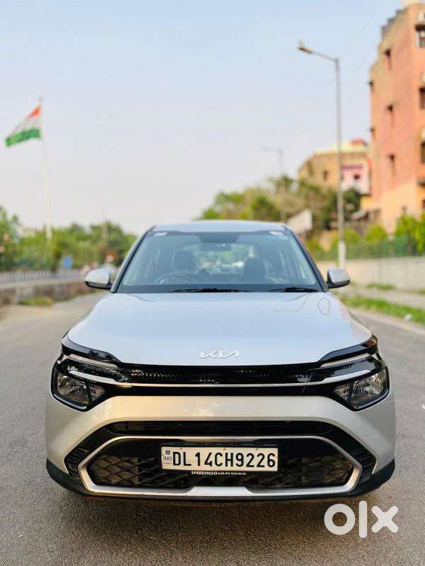 Kia Carens g1 4.6mt luxury plus 7, 2023, Petrol