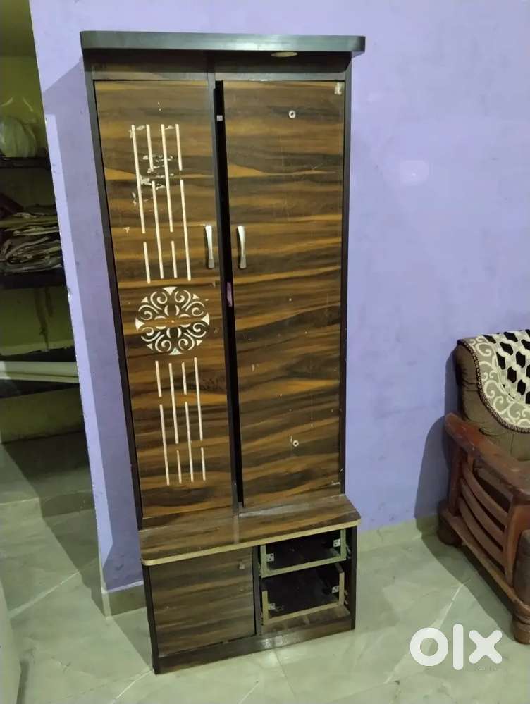 Dessing table