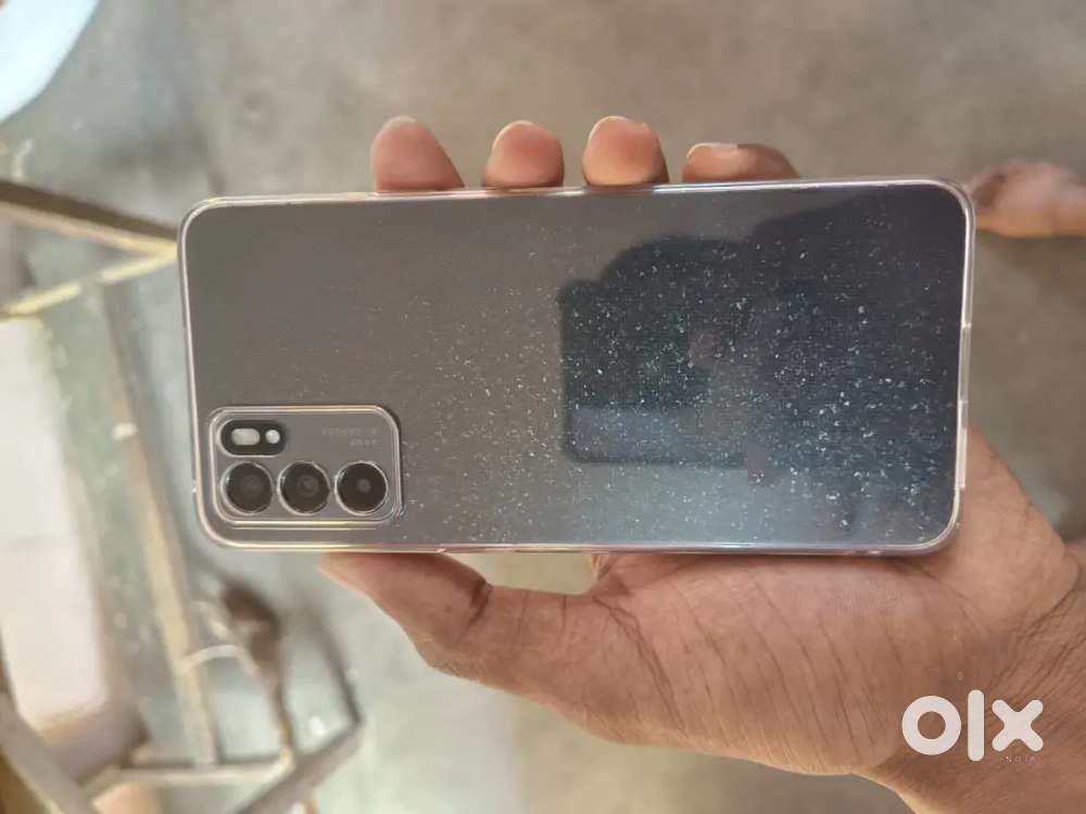 Oppo reno 6 5g 8gb ram 128 strose hai