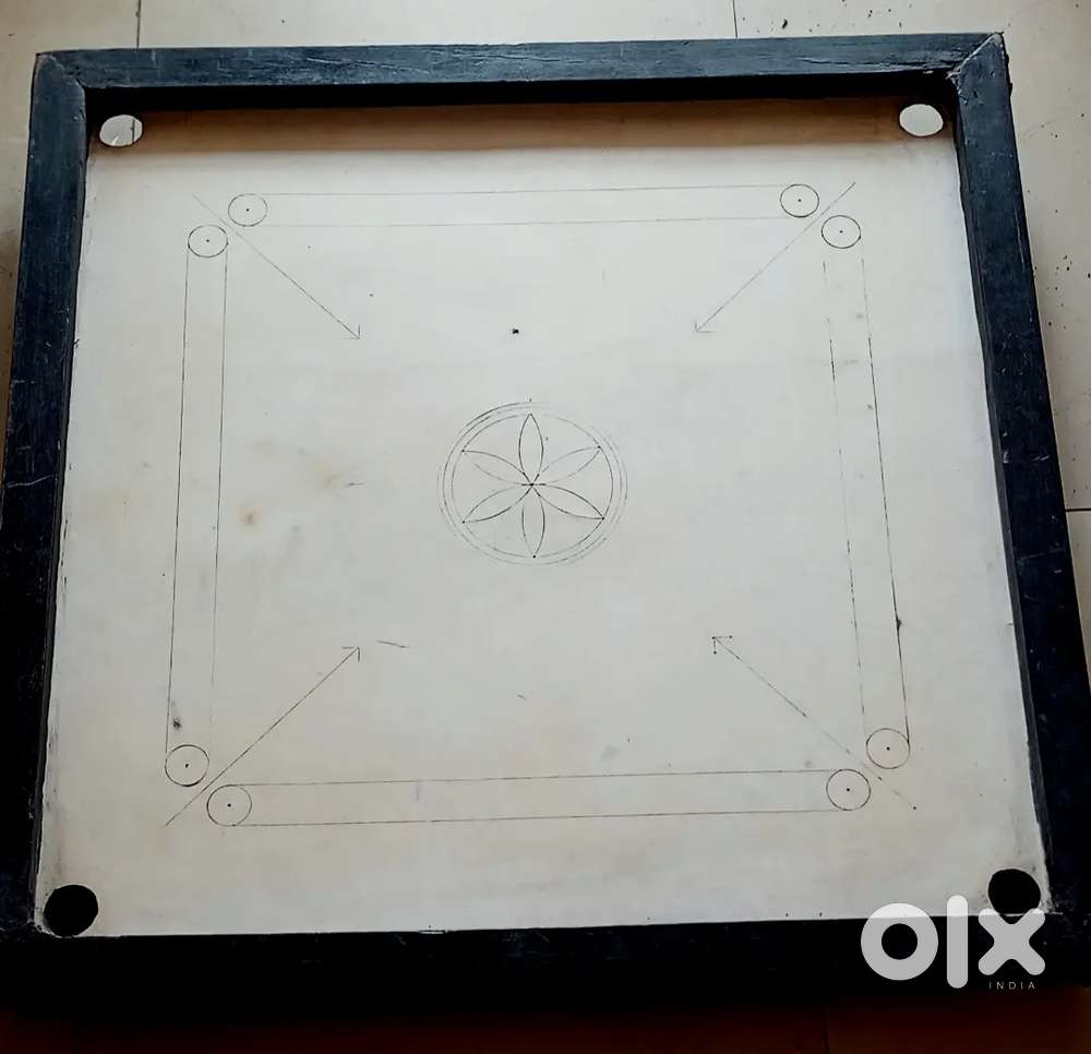 Carrom board game