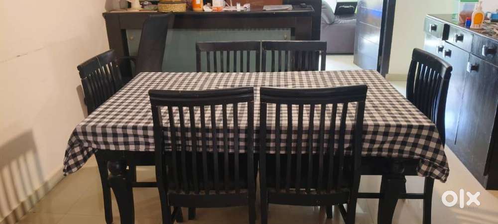 Dining Table with 6 Chairs – Good Condition – ₹6000
