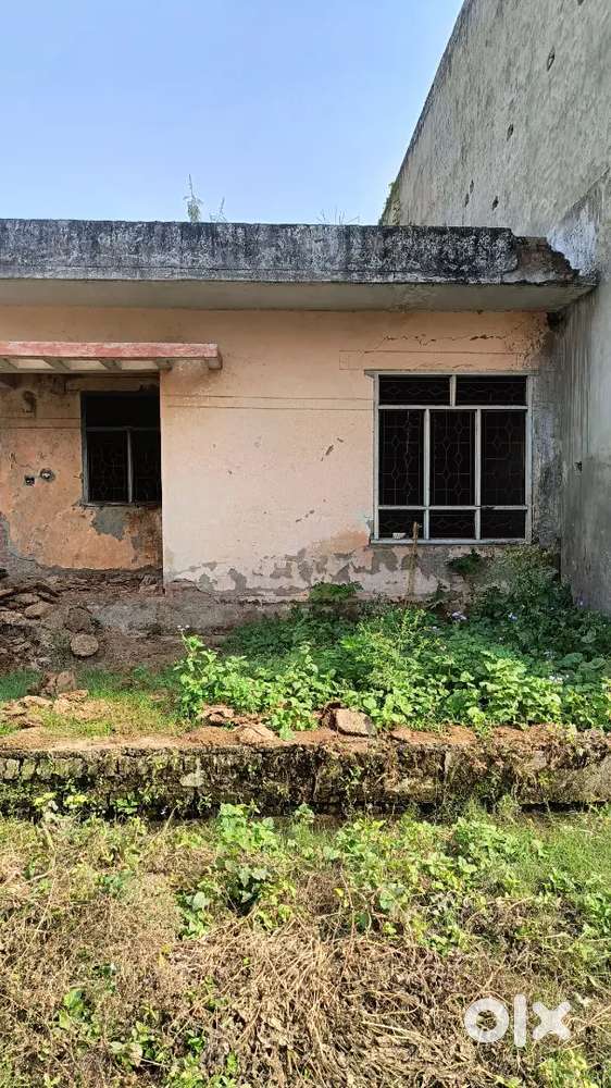 200 metre मकान बिकाऊ हैं। Bhudi vihar sector 10