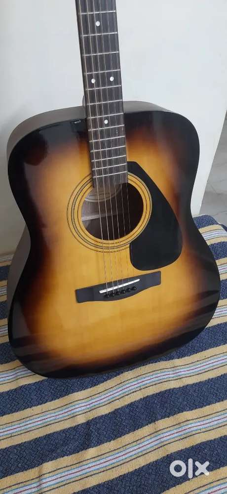 Brown colour guiter