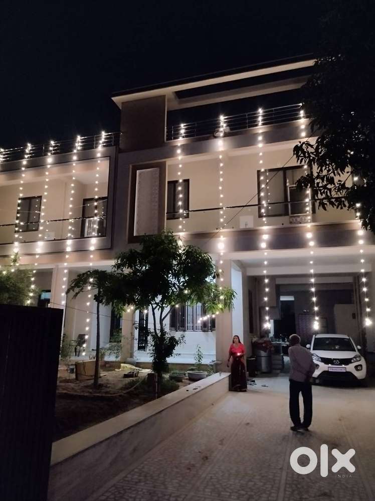 01 seperate Room set available for rent