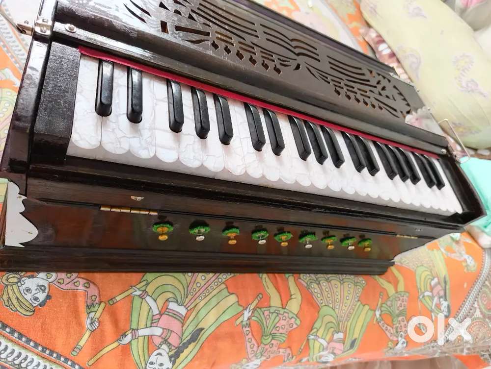 Authentic Indian Harmonium for Sale – Excellent Condition(2months old)