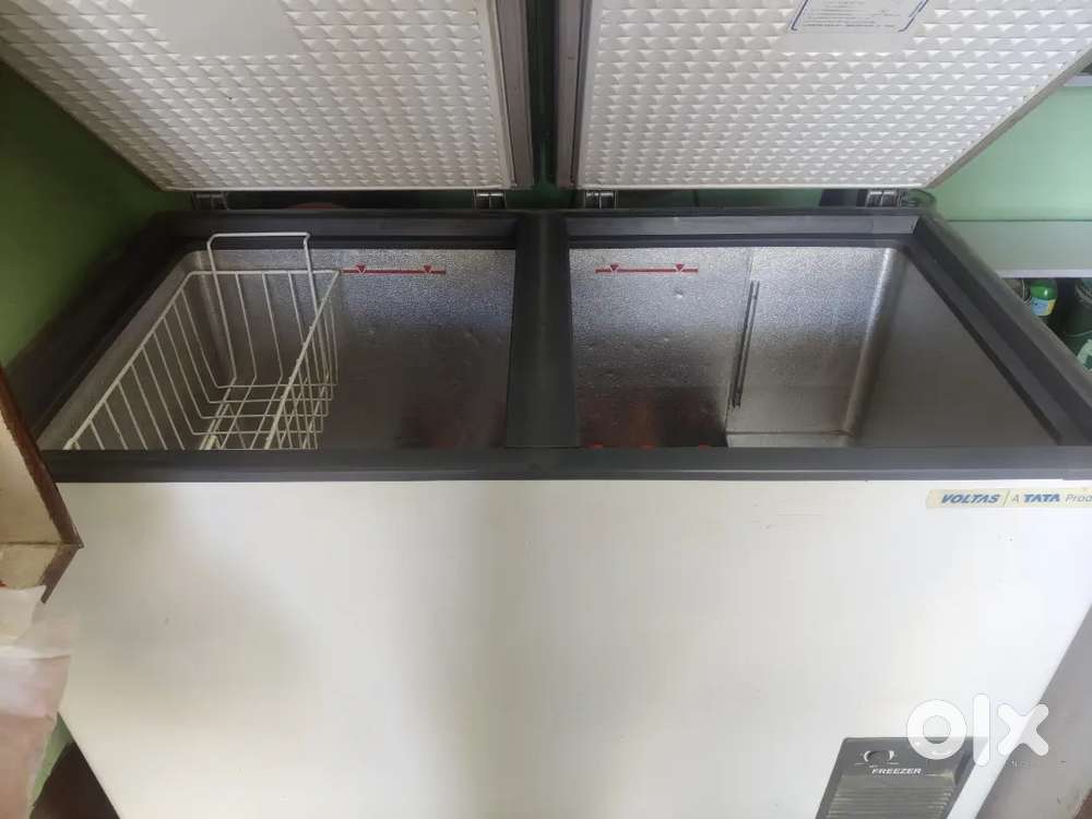 DOUBLE DOOR FREEZER