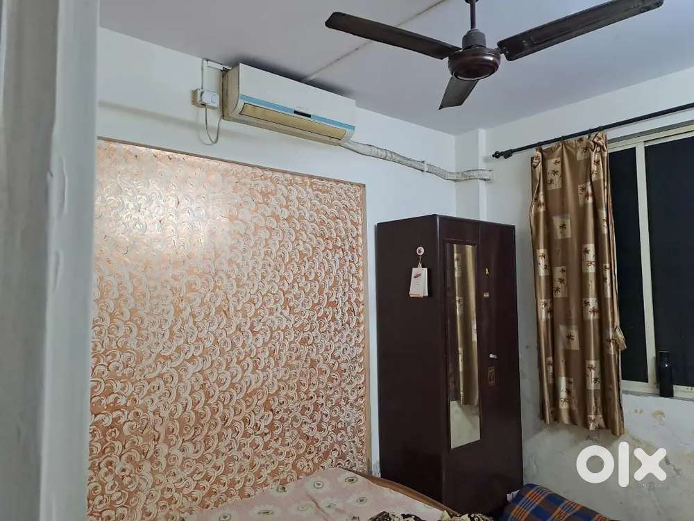 Female veg flatmate. Flat in sector 9, Airoli near DMart.