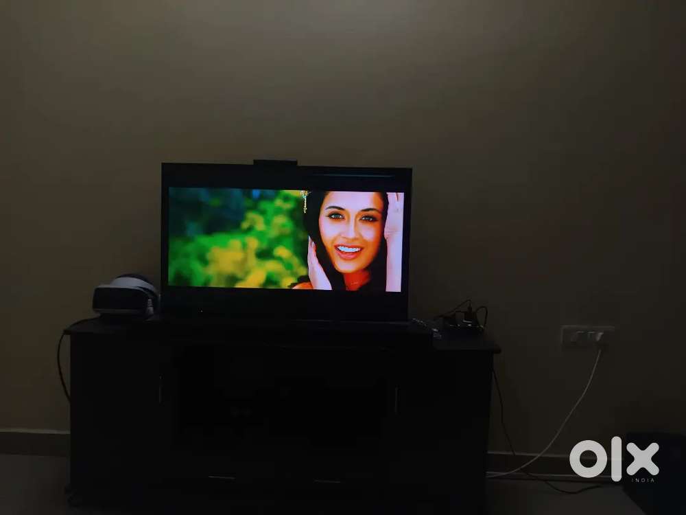 Perfect working Sony 46inch 3D TV and Sony Blue ray player