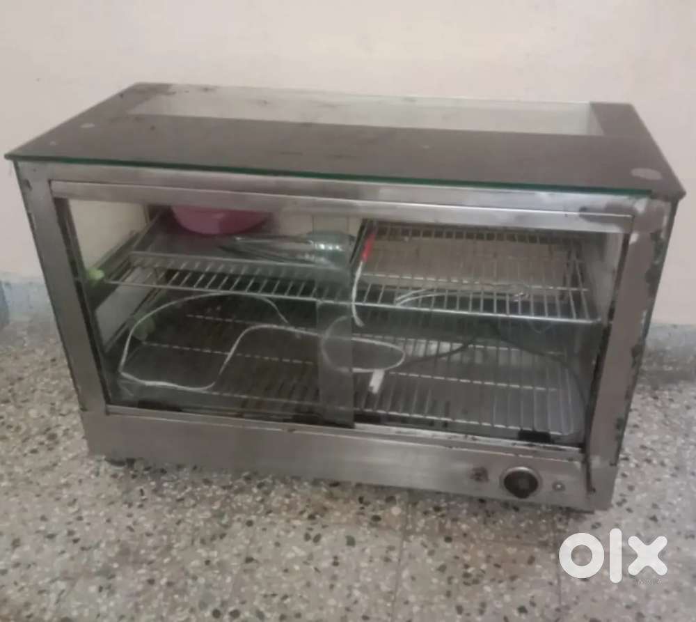Hot case for heating tiffins and snacks in large amounts