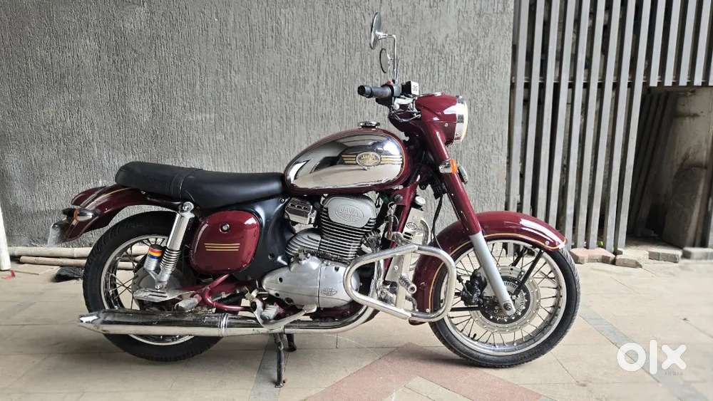 2020 Jawa Standard 350 – Maroon – 8,000 km – Excellent Condition