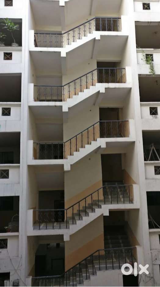 Spacious 3BHK with 3 bathrooms 2 store 2 balcony 1 covered car parking