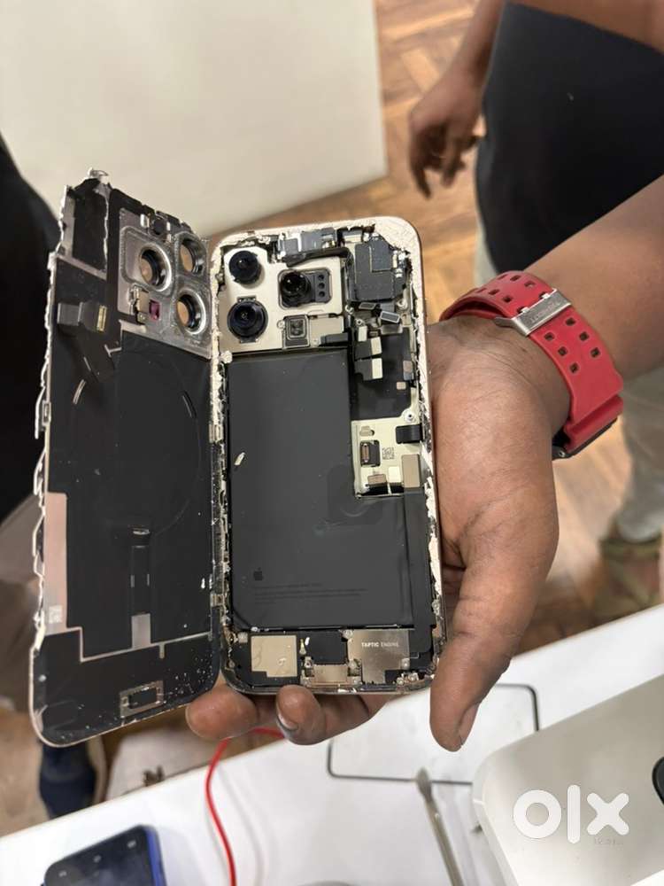 Iphone 16 pro max(original display ,Side frame,camera)