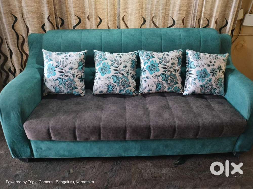 5seater sofa with center table