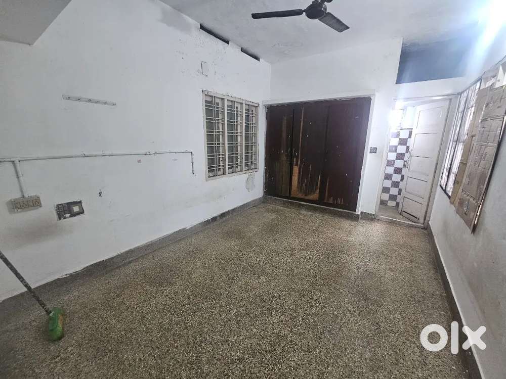 2 bedroom single bathroom  no kitchen just bed rooms