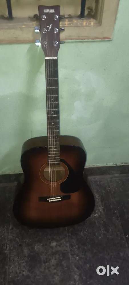 Guitars seller music industry