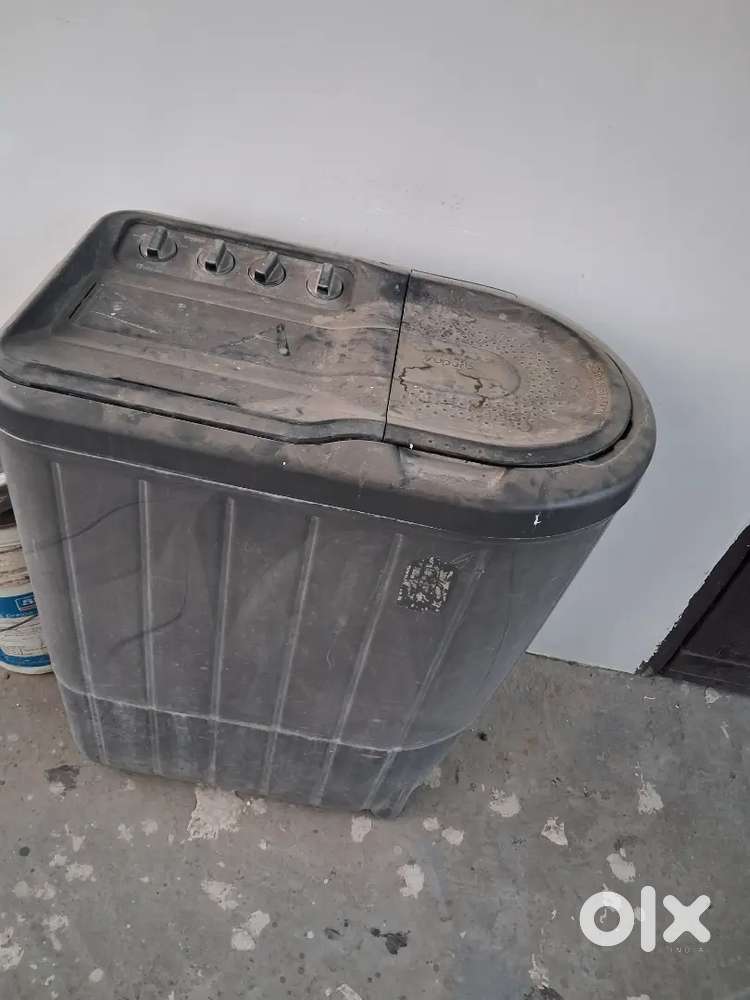 Whirlpool semi auto washing machine