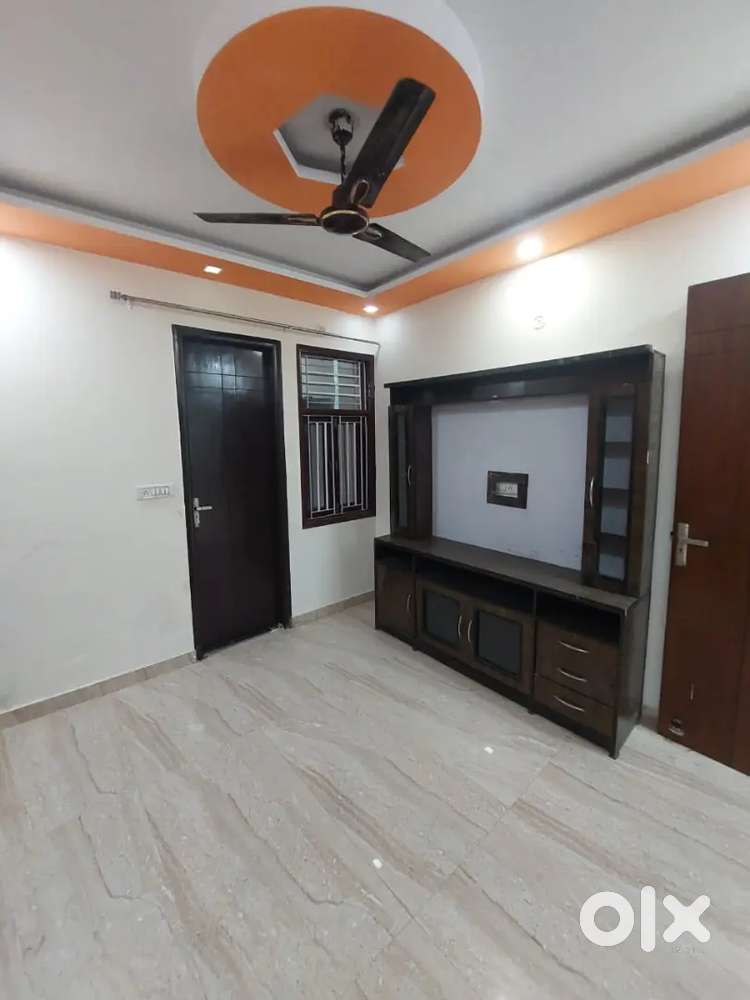 3bhk semi furnished