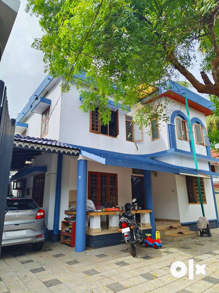 4BHK house for sale at areekkad