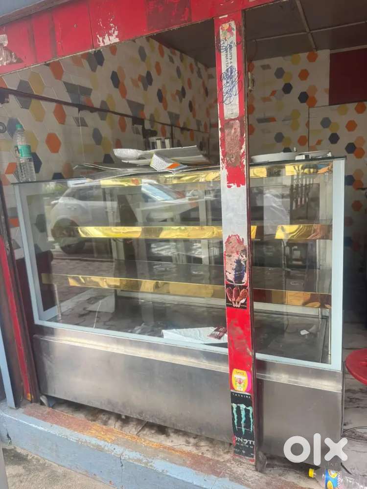 Cooling display counter