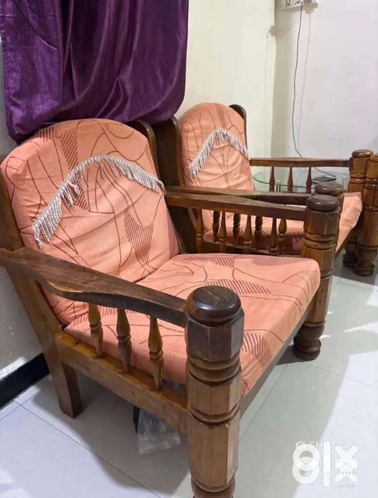 2+1 sofa with good wooden