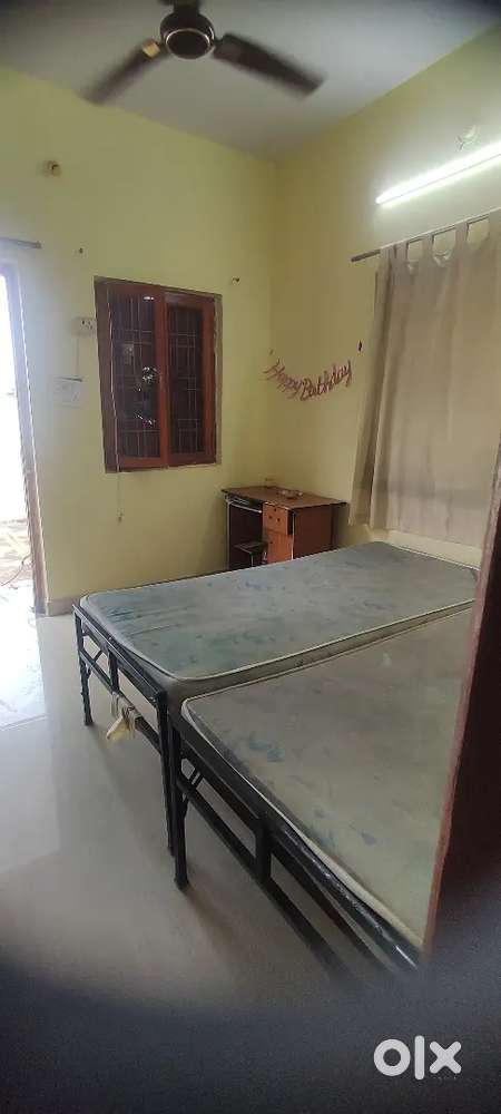 FURNISHED ROOM, KITCHEN ONLY LADIES, WOMEN'S