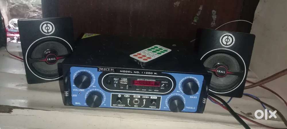 Four speaker connecting amplifier