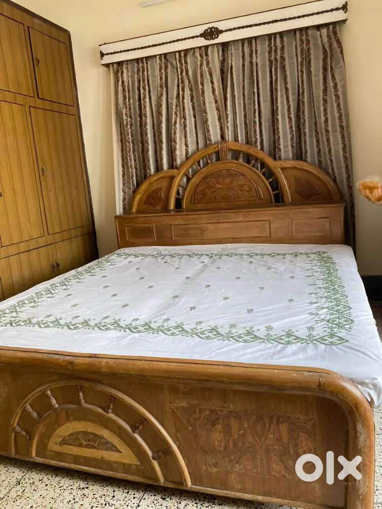 Room only available for girls or female students only