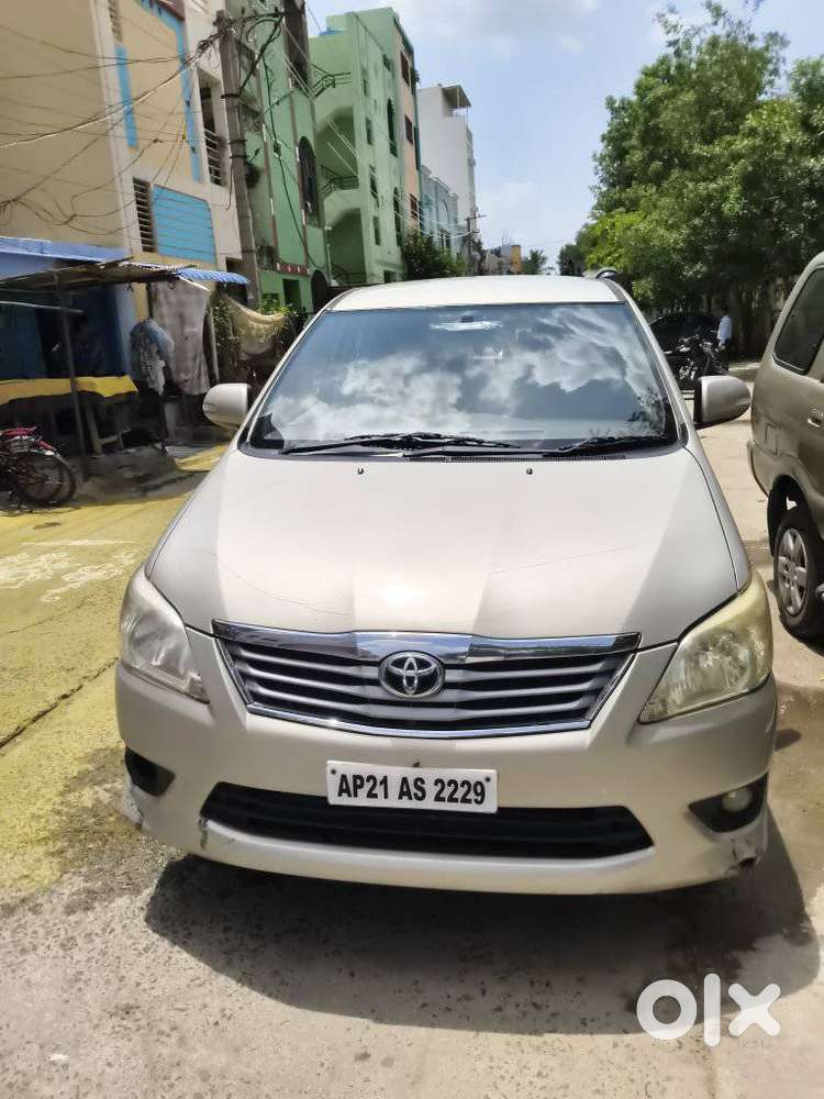 Toyota Innova 2012-2013 2.5 E Diesel MS 8-seater, 2013, Diesel