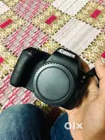 Canon EOS 200D DSLR with dual lens