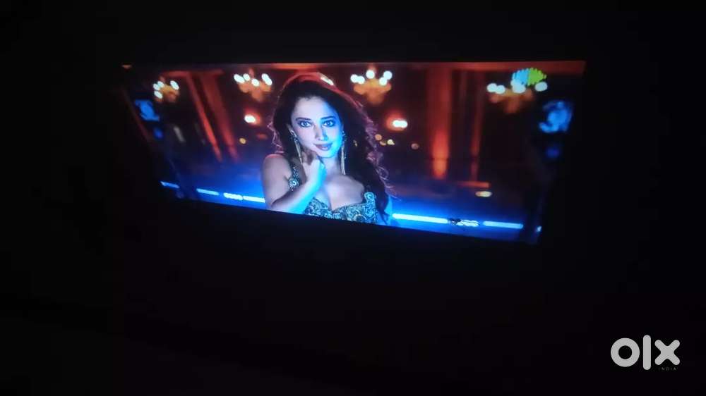 vr and laptop Asus generation 8 i3 8gb ram 512 hard disk or projector