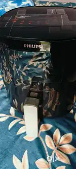 Air friyer philips brand new unuse 1 month new demo hai hai not use.
