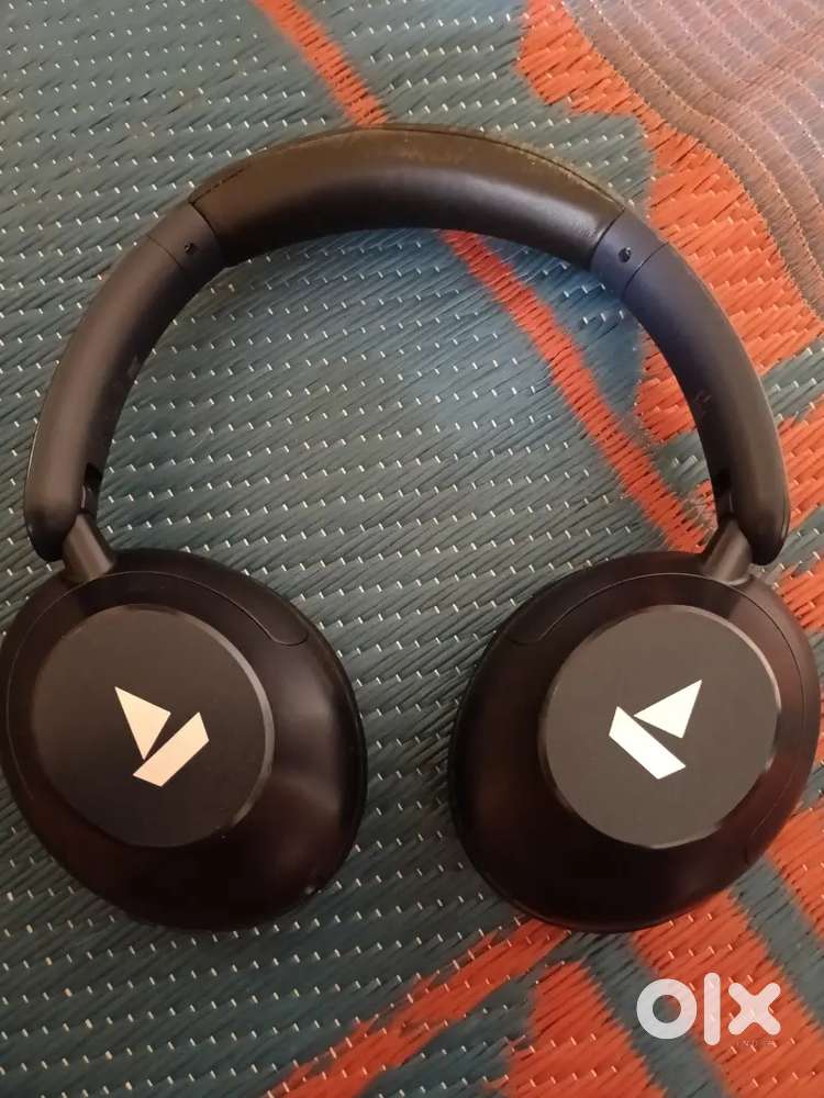Boat rockeerz headphones