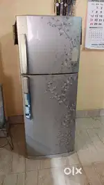 LG DOUBLE DOOR FRIDGE 5 YEARS OLD