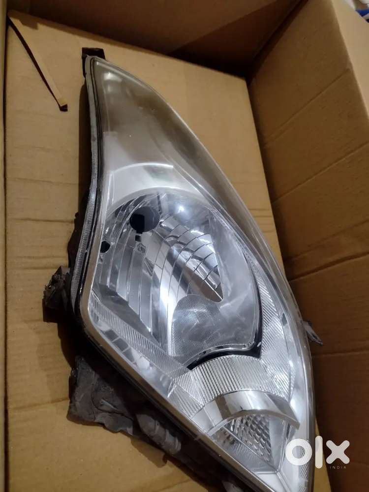 Original headlights of Baleno