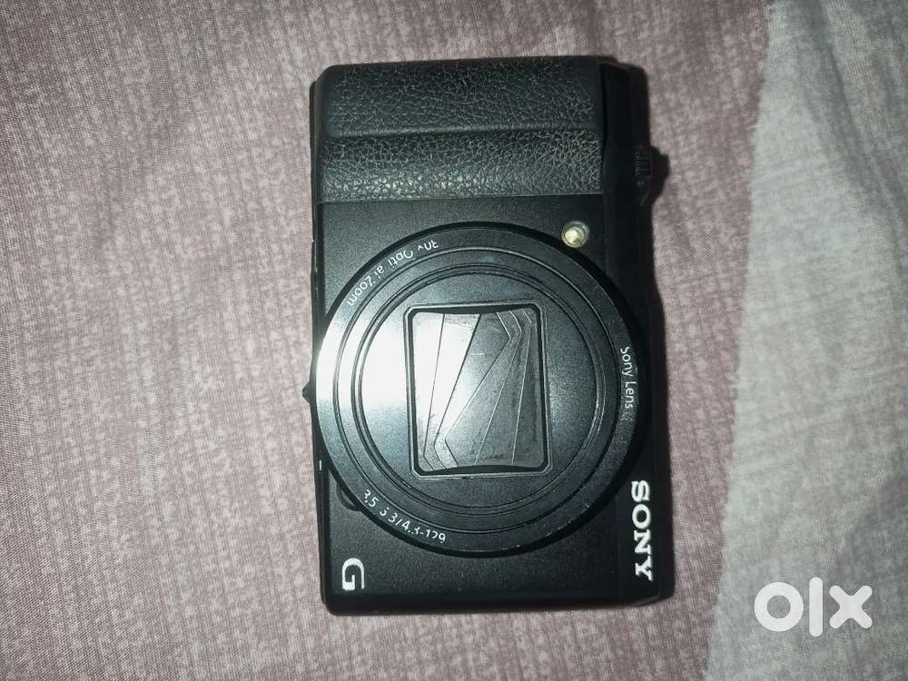 Sony Cybershot DSC HX50V - 30x Optical Zoom