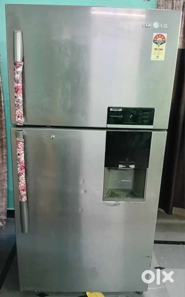 LG double door fridge in good condition