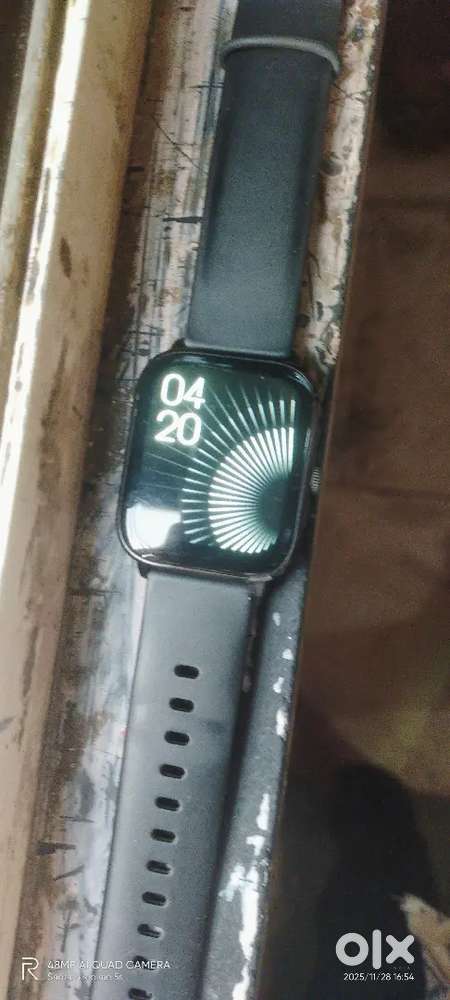 Noise icon 2 smart watch. 1100