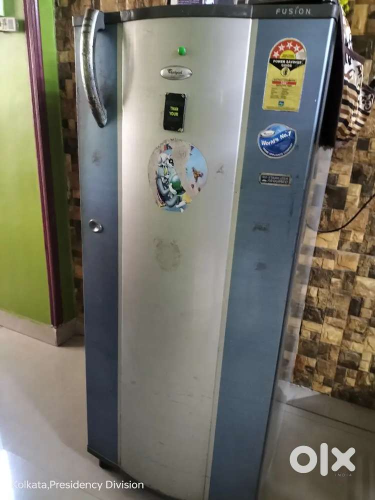 Urgent sell for Whirlpool Refrigerator 190L in Belgharia