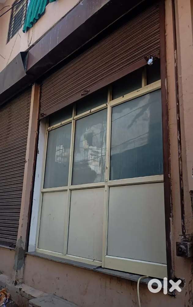 Shop and office for rent