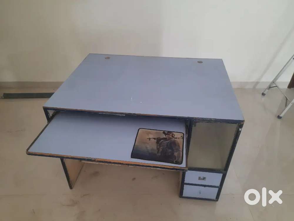 Computer Table for sale