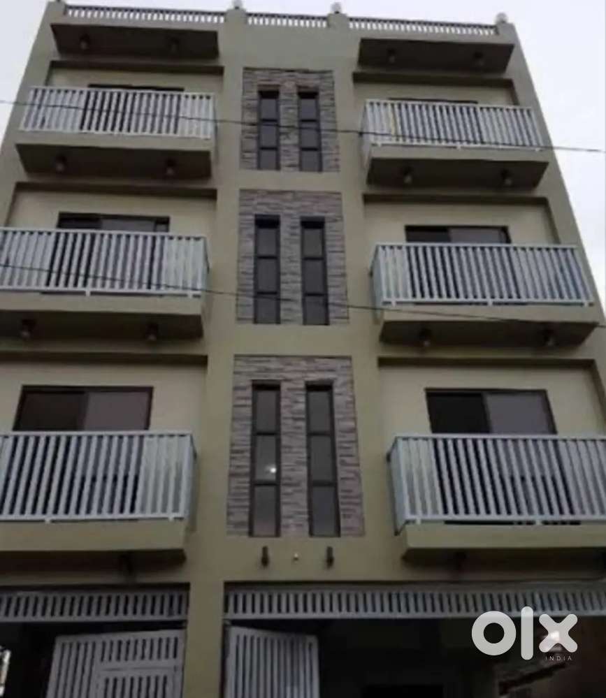 2 Big room and hall   on first floor at Main road full of facilities