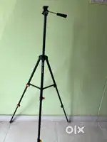 Tripod camera stand
